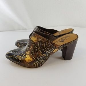 PATRICIA NASH Ruffina Brown Gold Slid Mule Sz 7M  